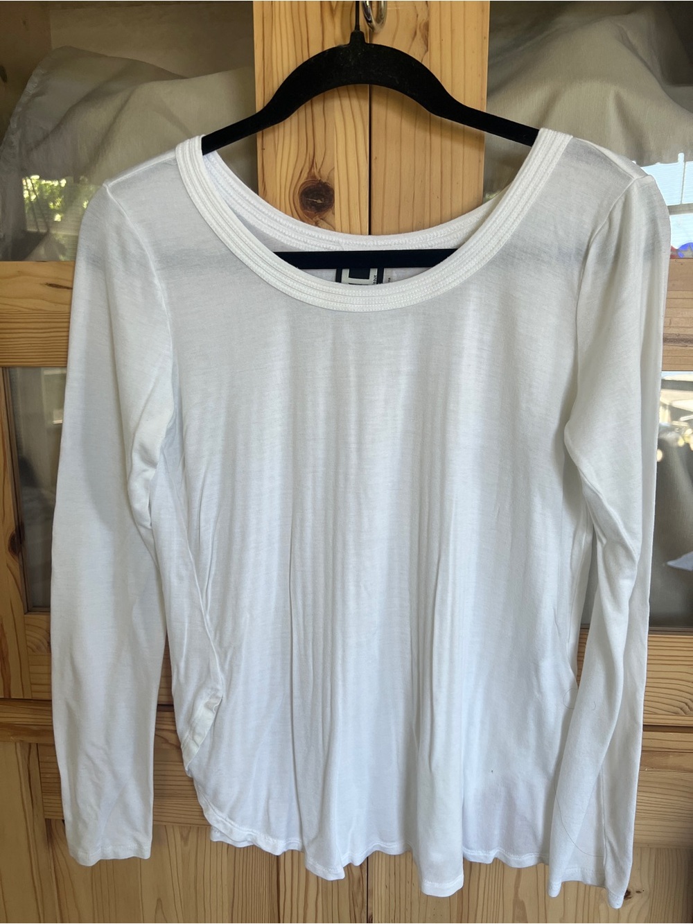 H by bordeaux White Long-Sleeve Crewneck Tee